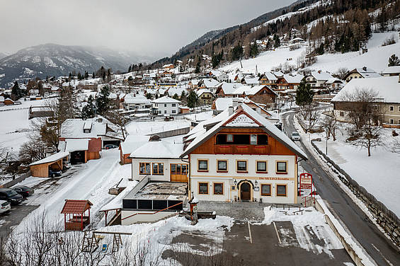 Metzgerstub'n von außen im Schnee