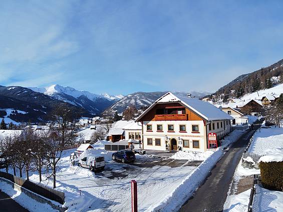 Metzgerstub'n von außen im Schnee